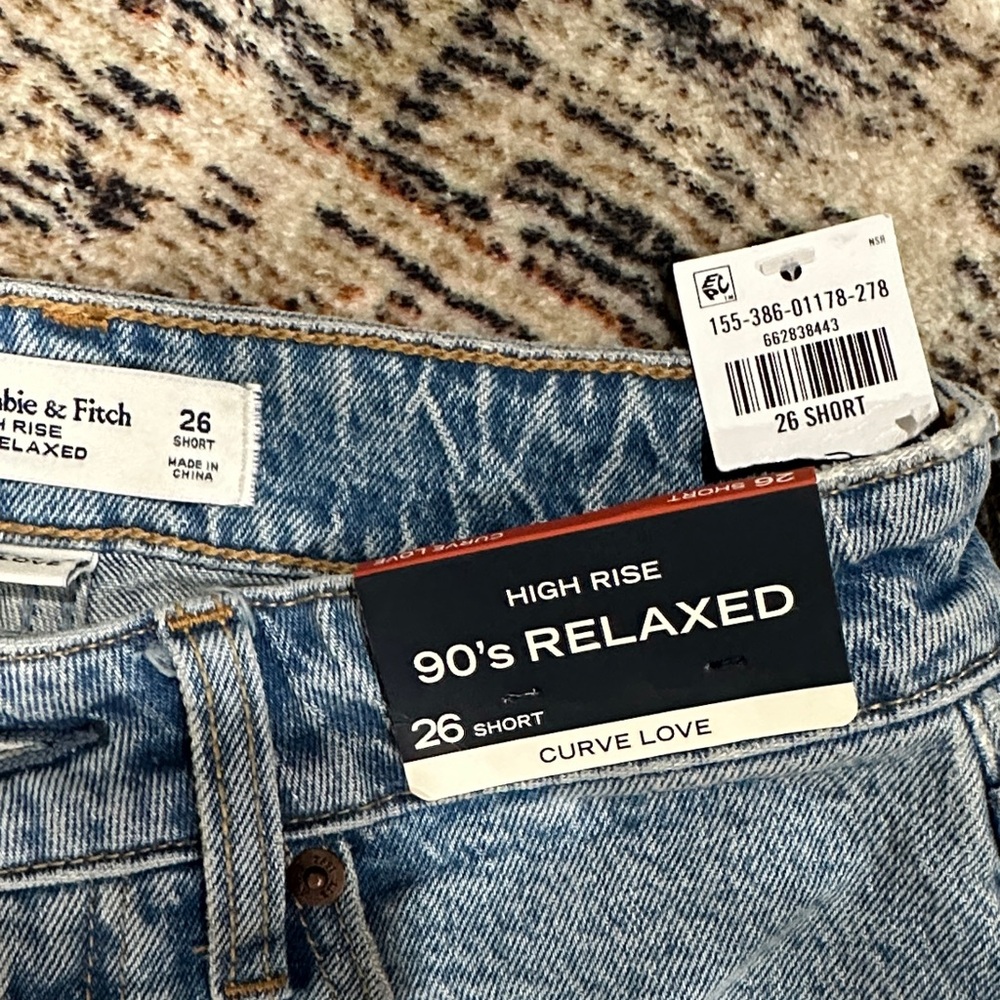 Abercrombie & Fitch Curve Love Studded 90’s Relaxed Jeans - Picture 3 of 7